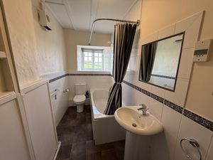 Family Bathroom- click for photo gallery